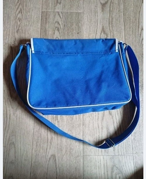 Aeroflot shoulder bag with adjustable strap, side view