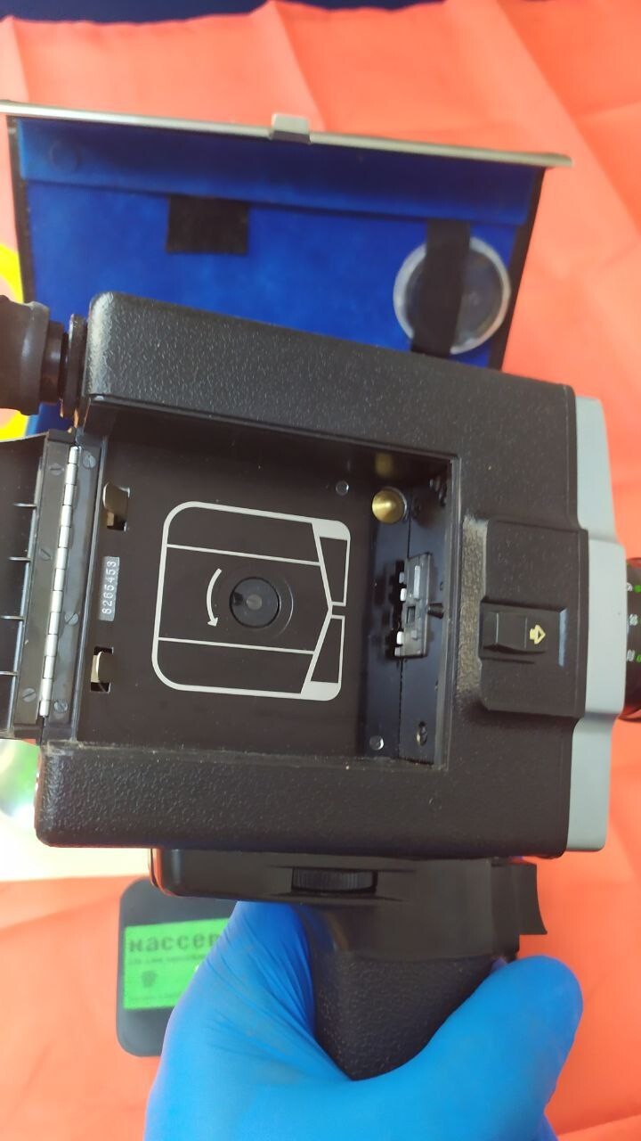 Soviet Super 8 movie camera with original hard carrying case and blue interior – detail 11