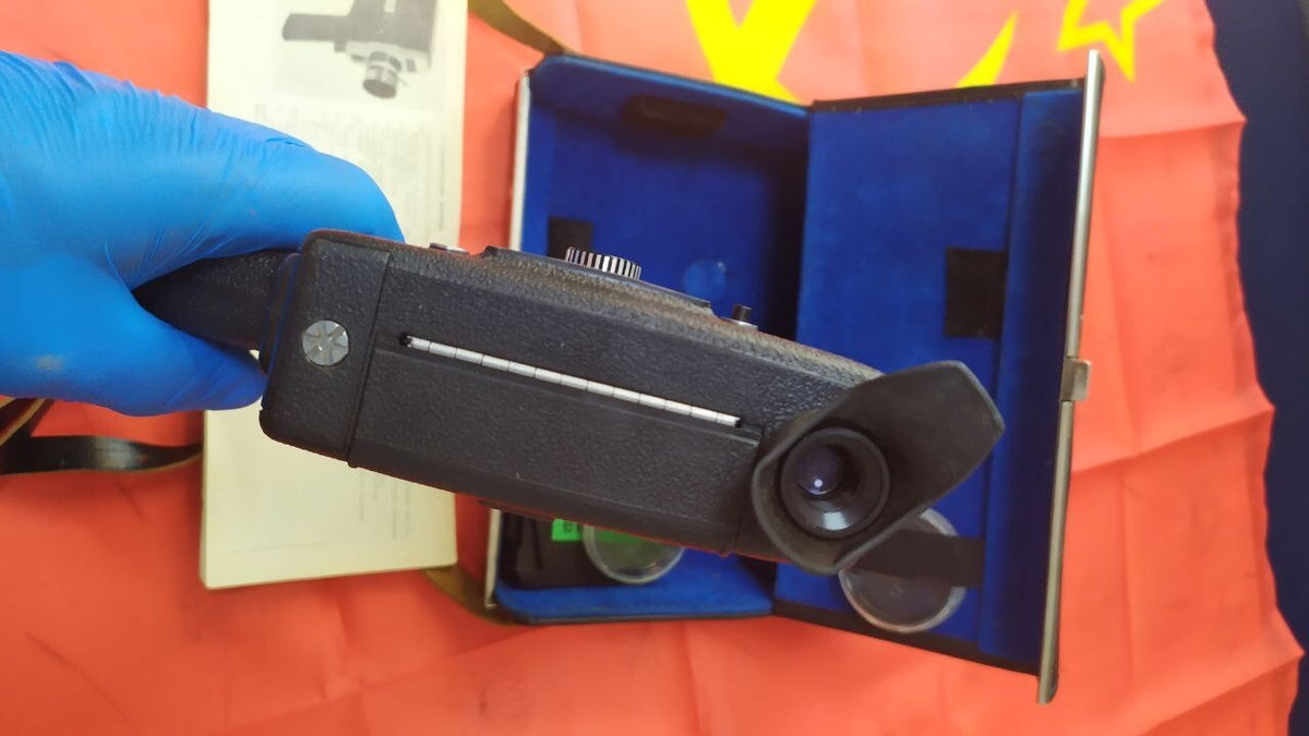 Soviet Super 8 movie camera with original hard carrying case and blue interior – detail 5