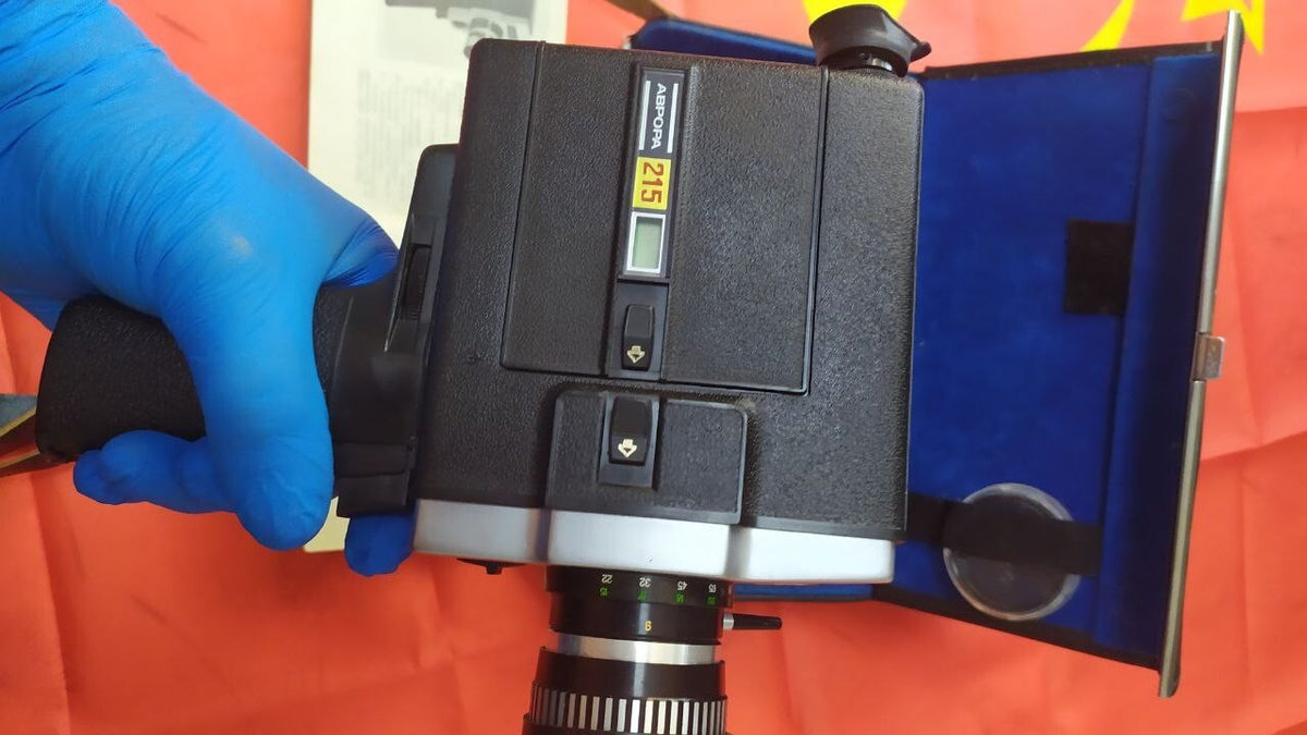 Avrora 215 vintage movie camera with four Super 8 film cassettes – detail 9