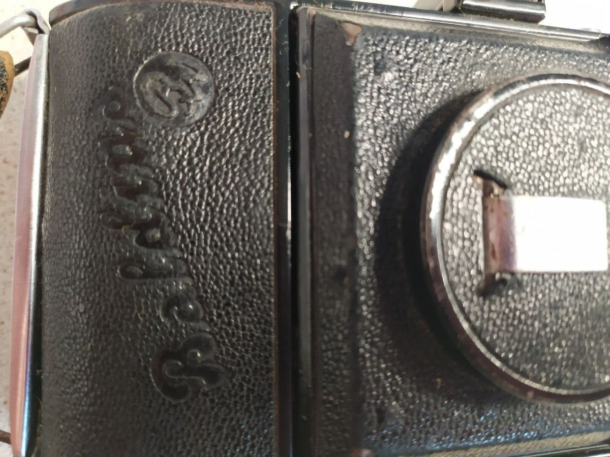 Vintage 35mm folding camera Balda Baldini closed, compact pocket size