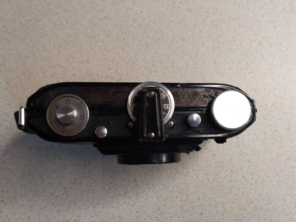 Vintage 35mm folding camera Balda Baldini closed, compact pocket size – detail 5