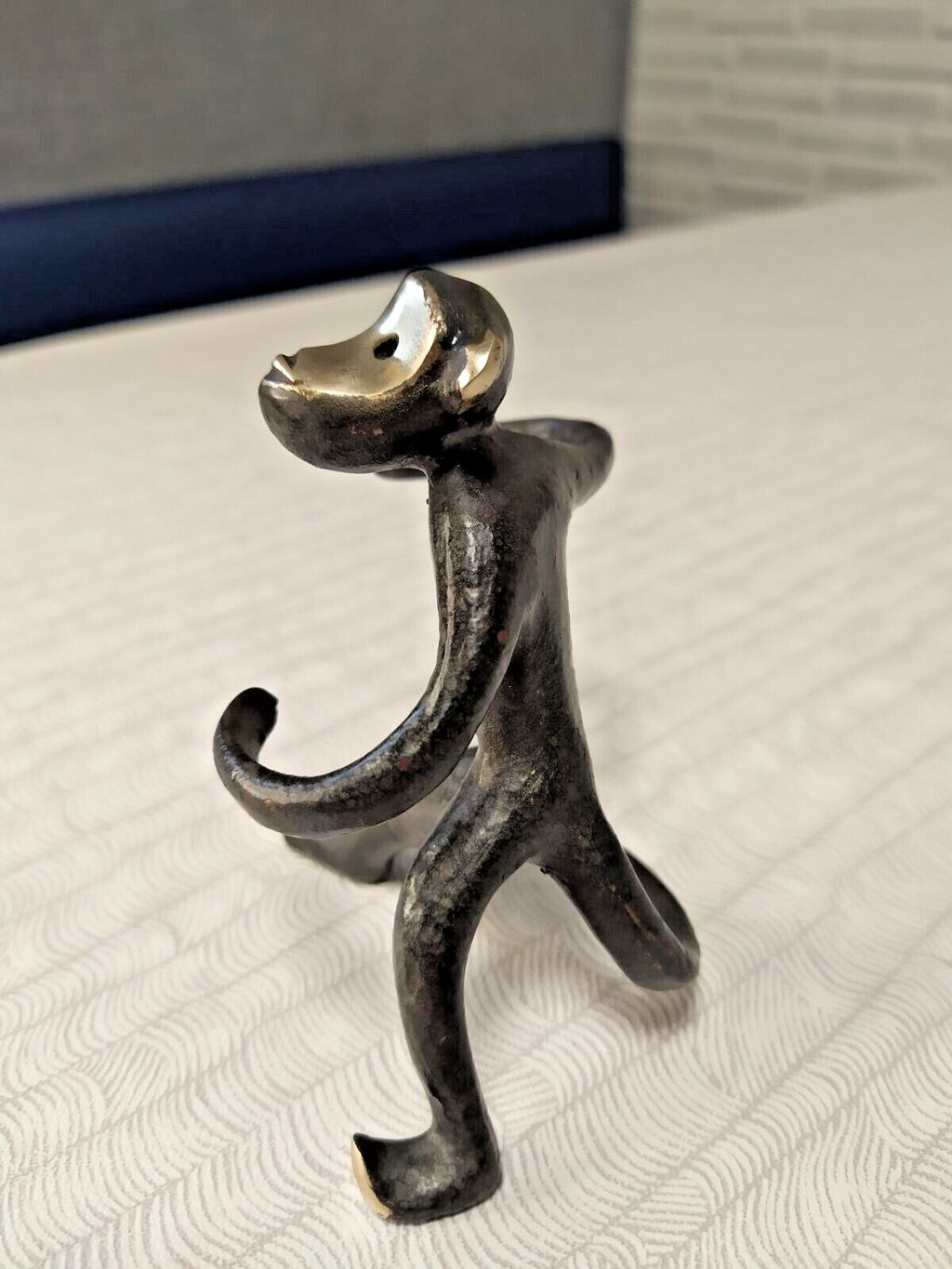 Vintage brass ape spice stand with dark patina on the body – detail 5