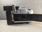 Lomography camera set with lens cap, strap and Italian instruction manual – detail 9