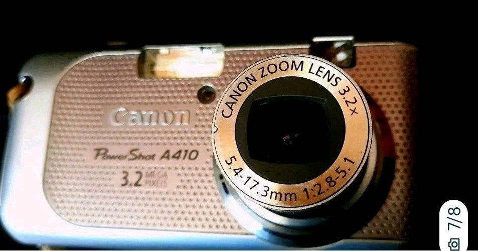 CCD digital camera Canon PowerShot A410 lens and built-in flash