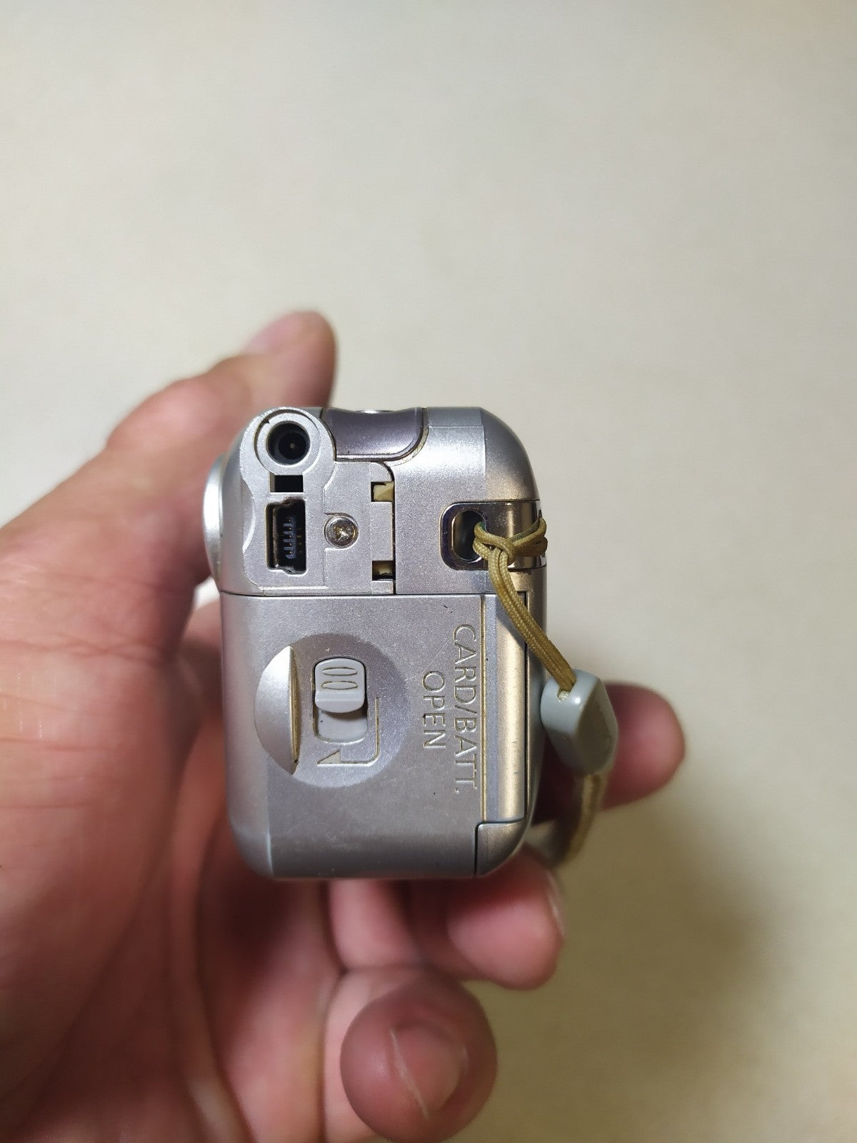 Silver Canon PowerShot A410 vintage digital camera, front view – detail 8