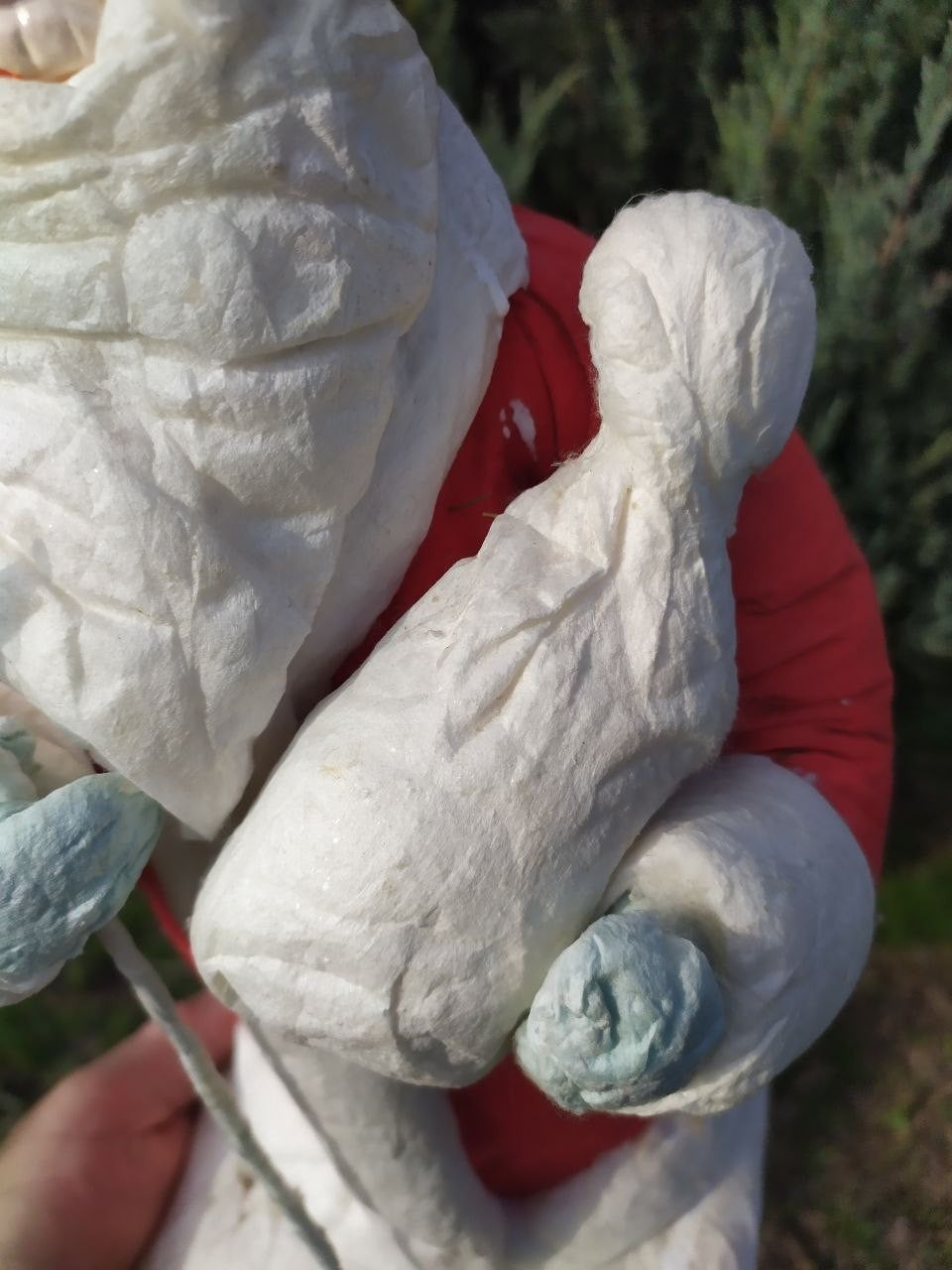 Old USSR New Year figure in red robe holding staff and sack of gifts – detail 7