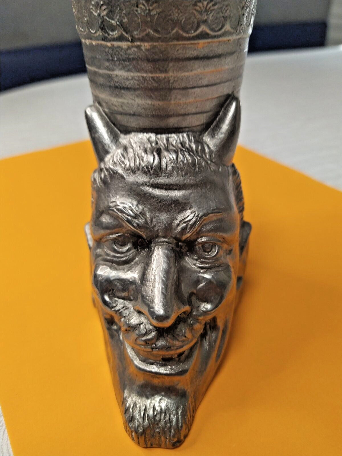 Horned smiling devil face on the cast metal desk decor – detail 5