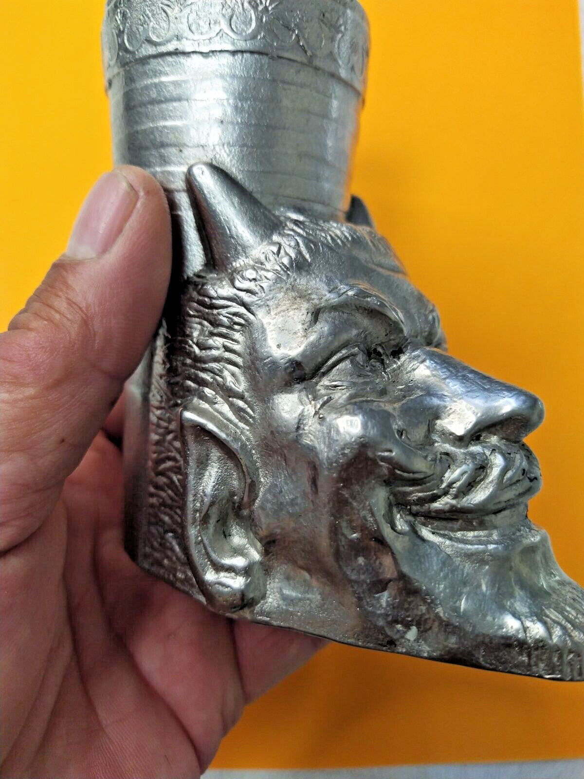 Ornamental rim of the vintage pencil holder cup – detail 6