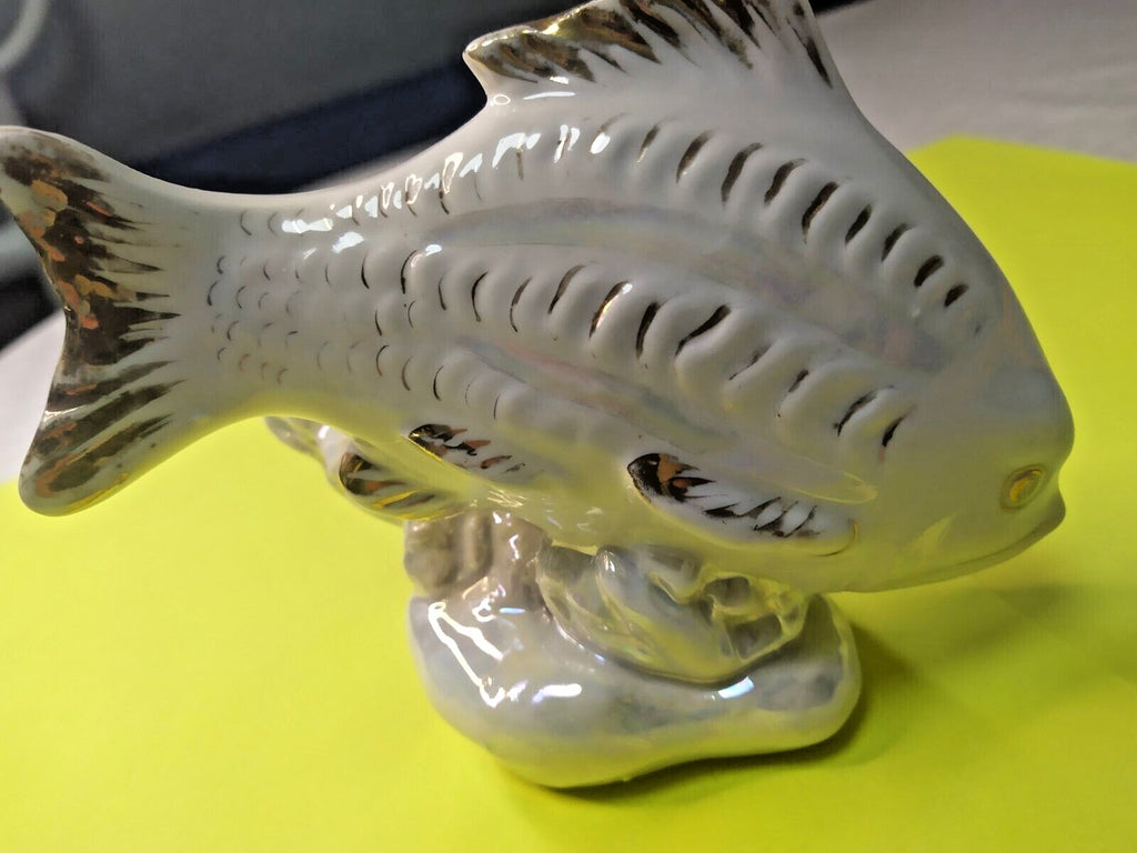 Soviet porcelain fish figurine with mother-of-pearl sheen – detail 5