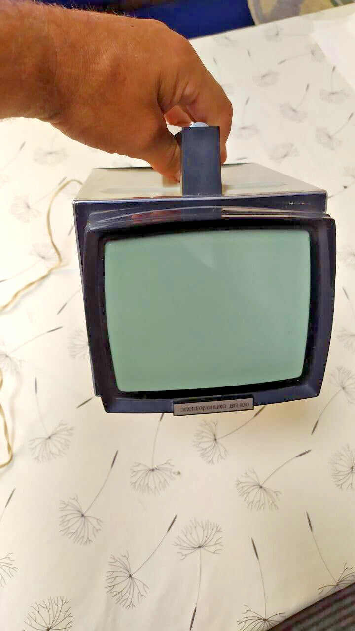 Telescopic antenna and handle on a vintage Soviet portable TV – detail 10