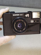 Vintage Soviet compact camera Elikon 35C with built-in pop-up flash – detail 17