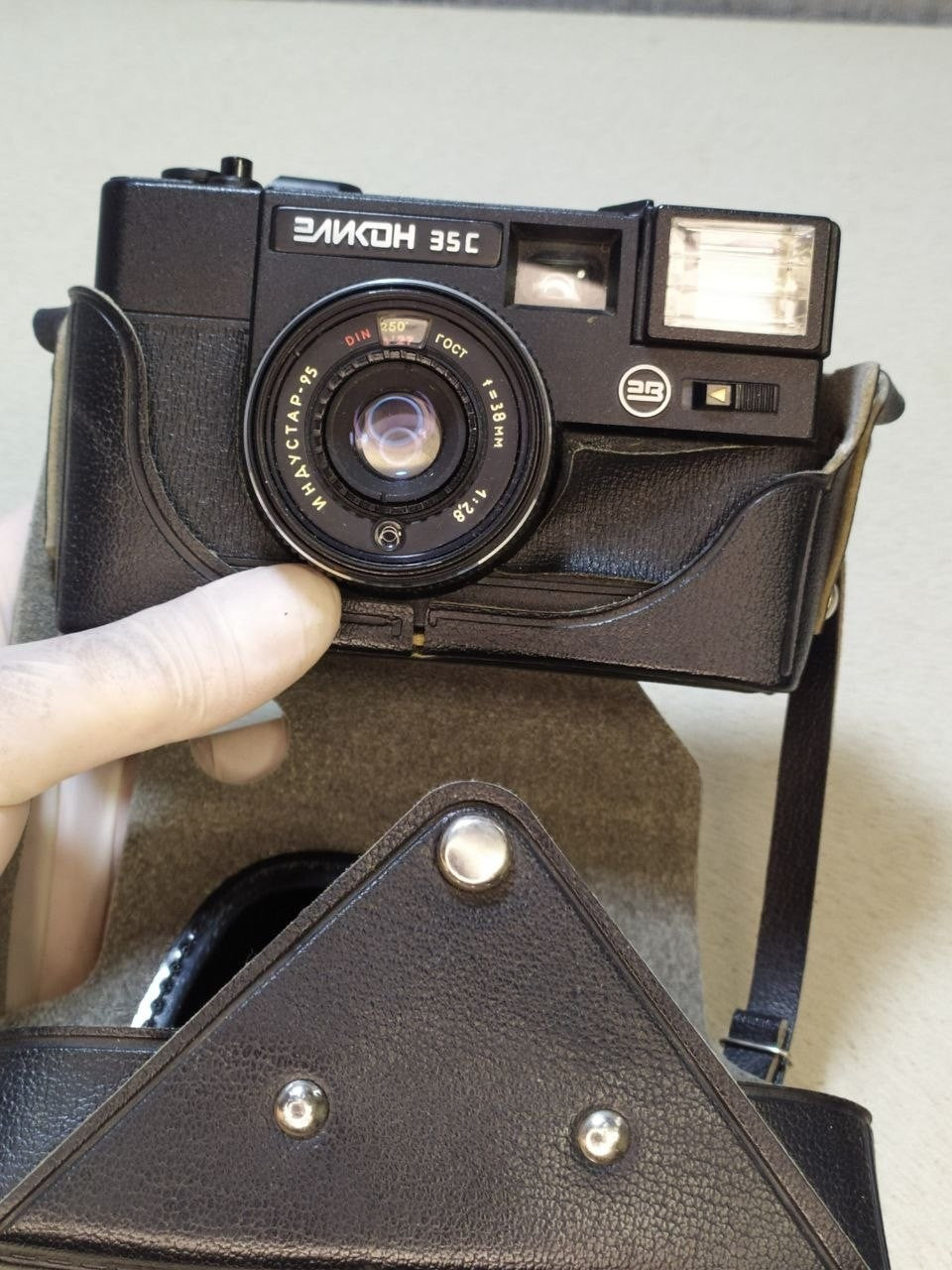 BelOMO Industar-95 38mm f/2.8 lens on a USSR 35mm camera – detail 9