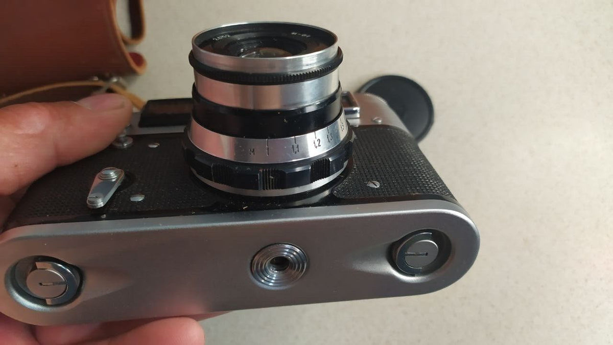 FED 4 camera with brown leather case and original retail box – detail 7