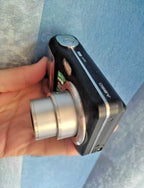 Fujifilm FinePix A850 AA battery compartment and card slot – detail 7