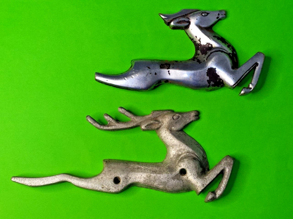 Leaping deer emblem with broken antlers, drilled hole and heavy patina – detail 5