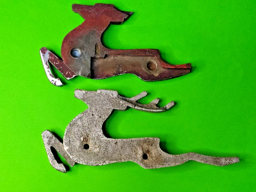 Volga deer mascot with partly lost chrome plating and surface rust – detail 6
