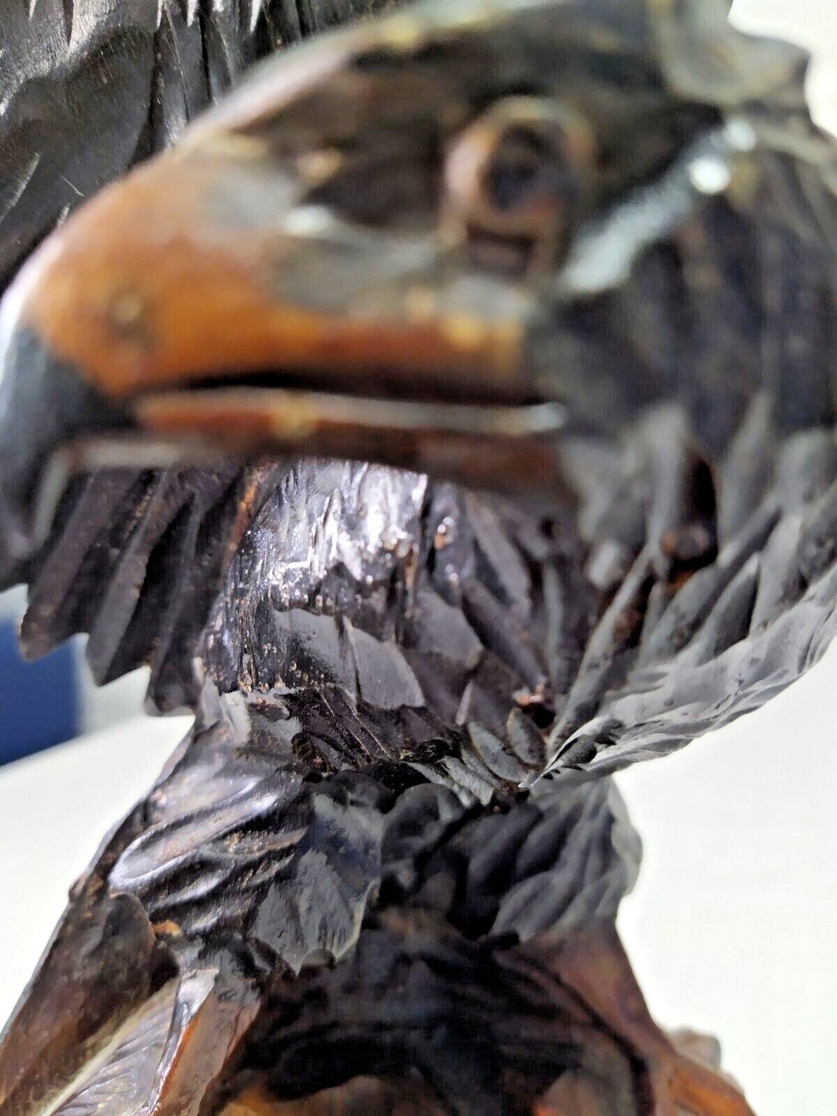 Wooden eagle figurine dark brown wings and light amber base – detail 11