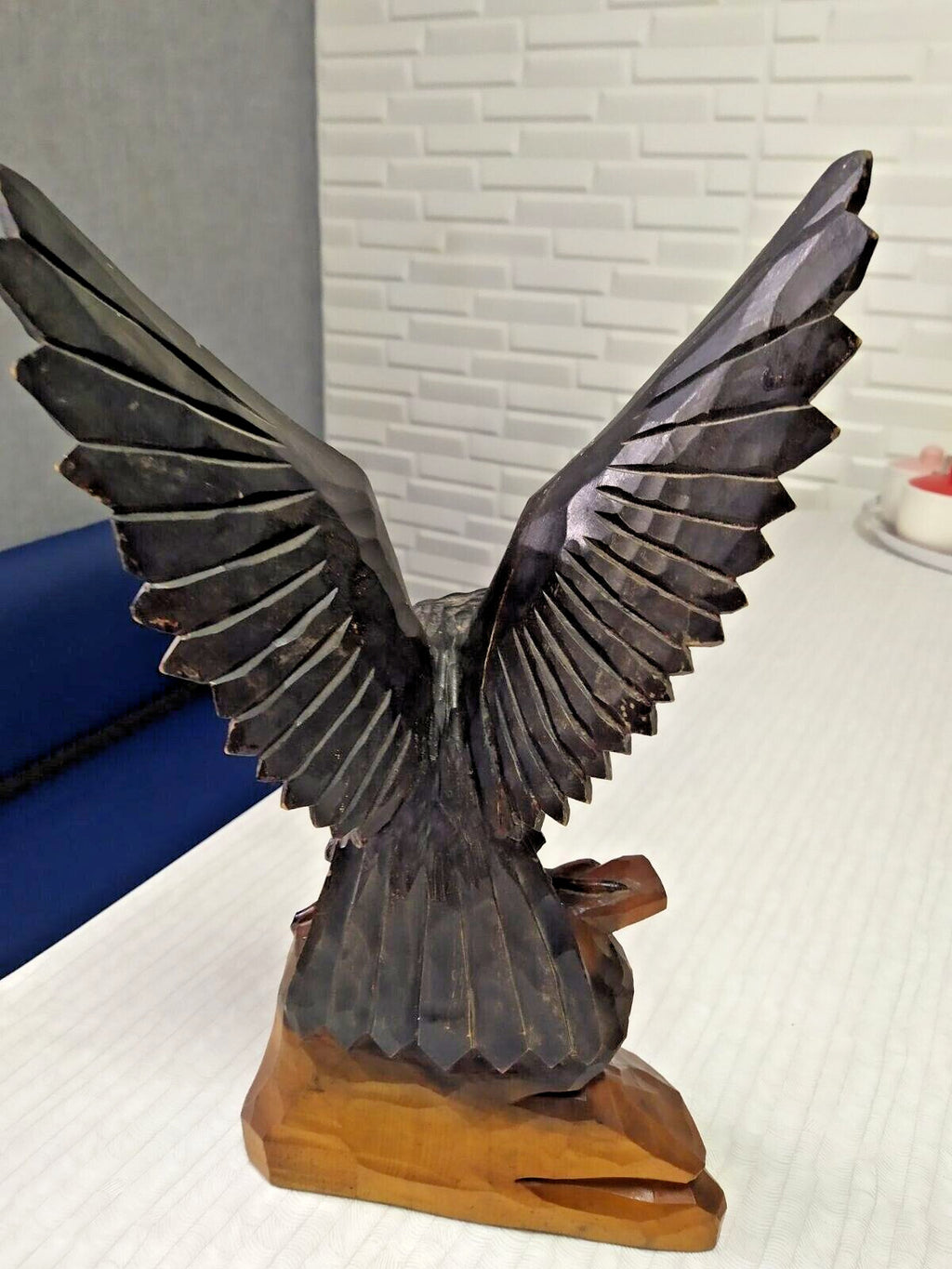 Wooden eagle figurine dark brown wings and light amber base – detail 5