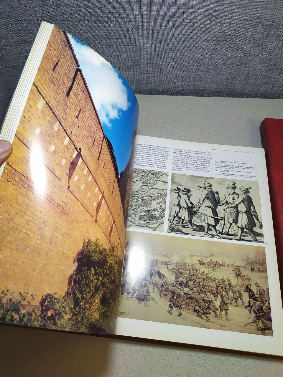 Russian vintage books on Moscow history, cover detail – detail 13