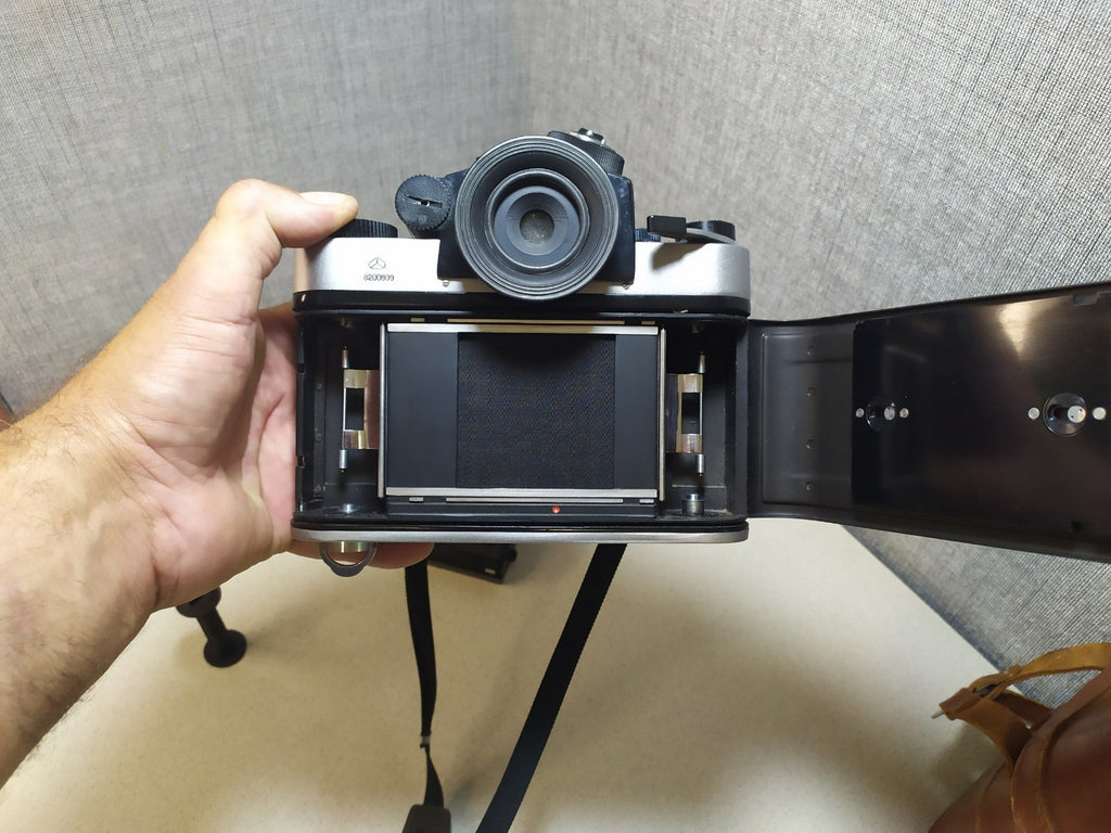 Kiev 6C 6x6 SLR with TTL prism viewfinder attached – detail 11