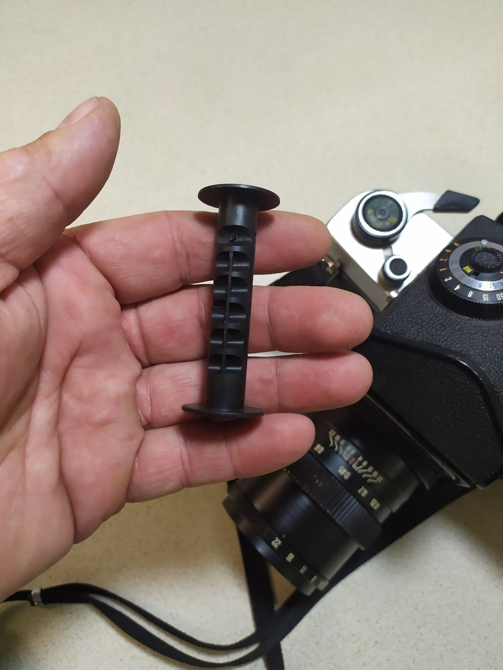 Kiev 6C camera set with neck strap and protective case – detail 19