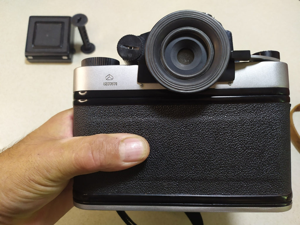 Kiev 6C 6x6 SLR with TTL prism viewfinder attached – detail 8