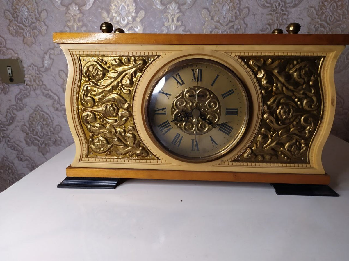 Hand-engraved metal plaque on top of the Kobzar clock dated 1983 – detail 9