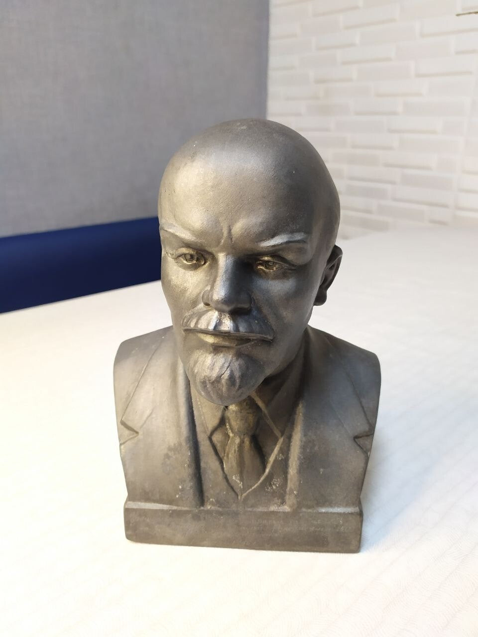 Lenin bust in cast aluminum, Soviet desktop sculpture with natural patina
