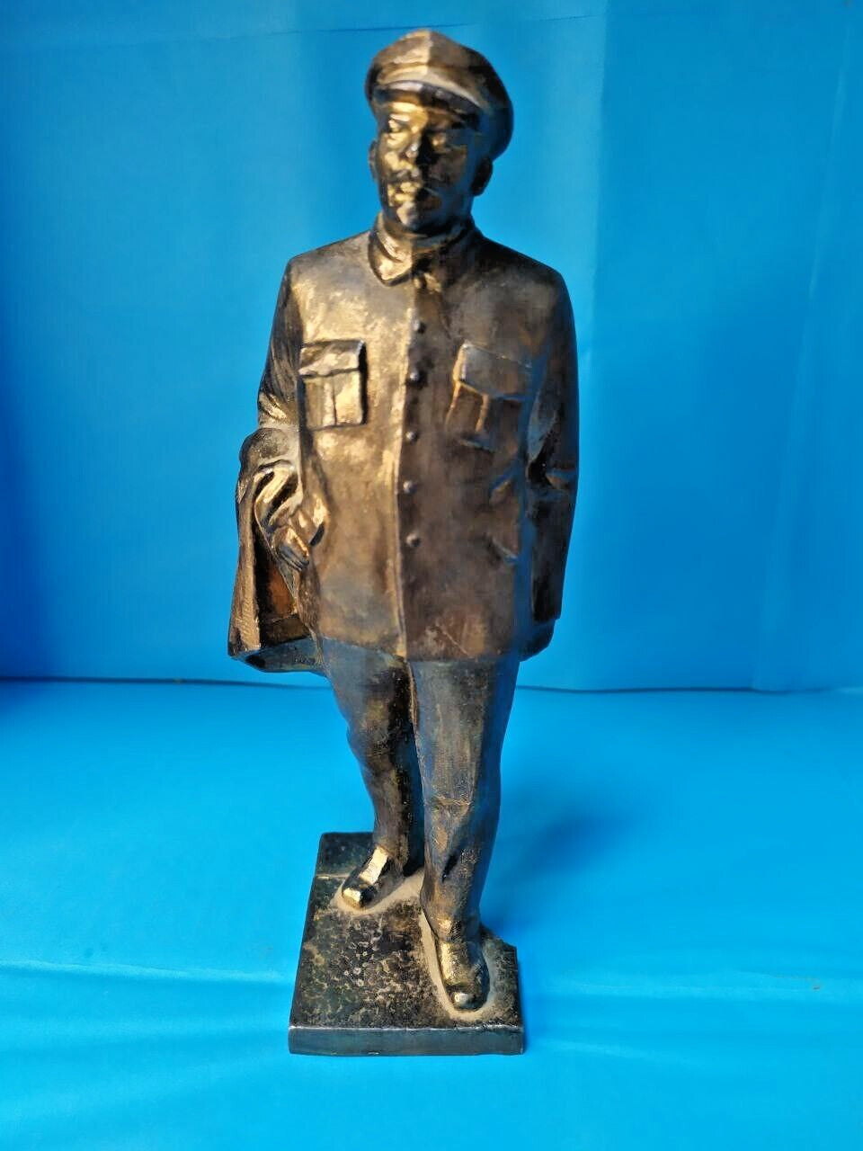 Vladimir Lenin silumin figurine in dark silvery-grey finish