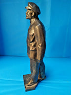 Lenin figure back corner of the base showing the break