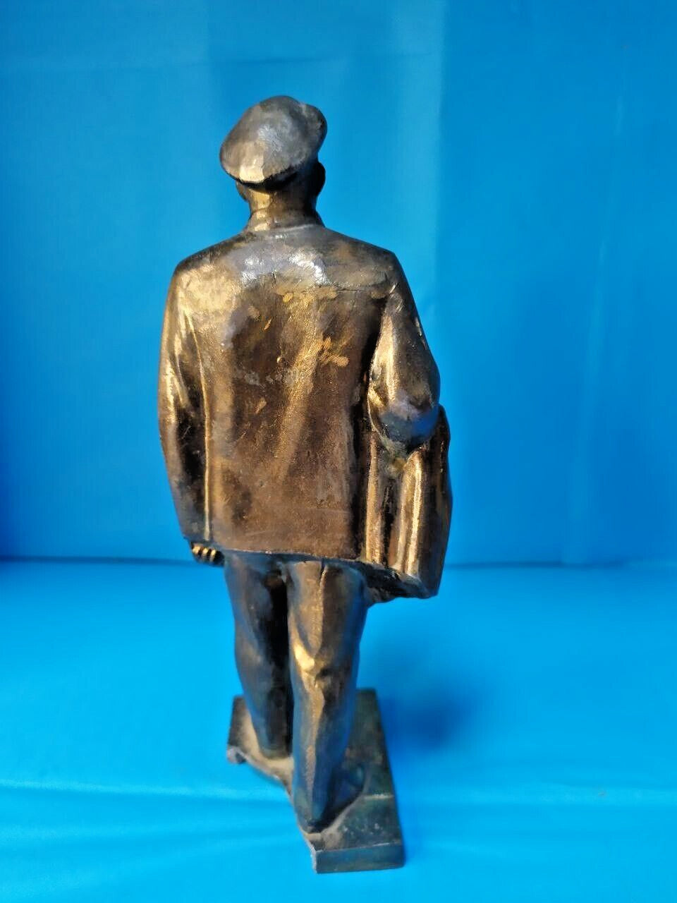 Vladimir Lenin silumin figurine in dark silvery-grey finish – detail 5