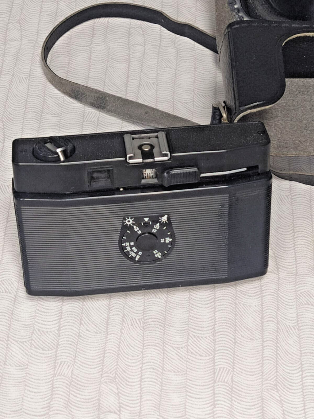 Vintage Smena Symbol camera with original black case and LOMO logo – detail 5