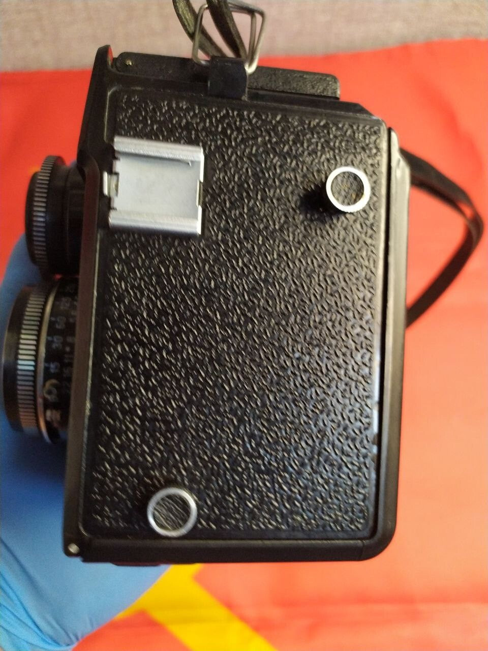 LOMO Lubitel 166B waist-level viewfinder open on a 120 film TLR – detail 15