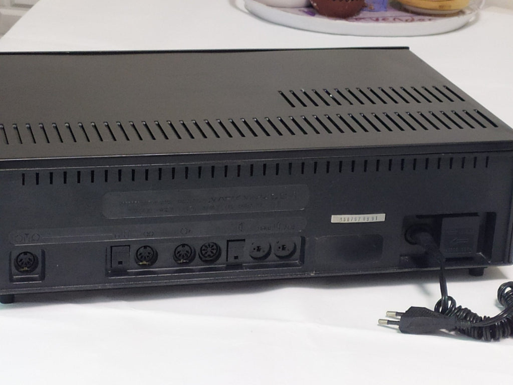 Front panel of the Mayak M-240C-1 with knobs and level meters – detail 14
