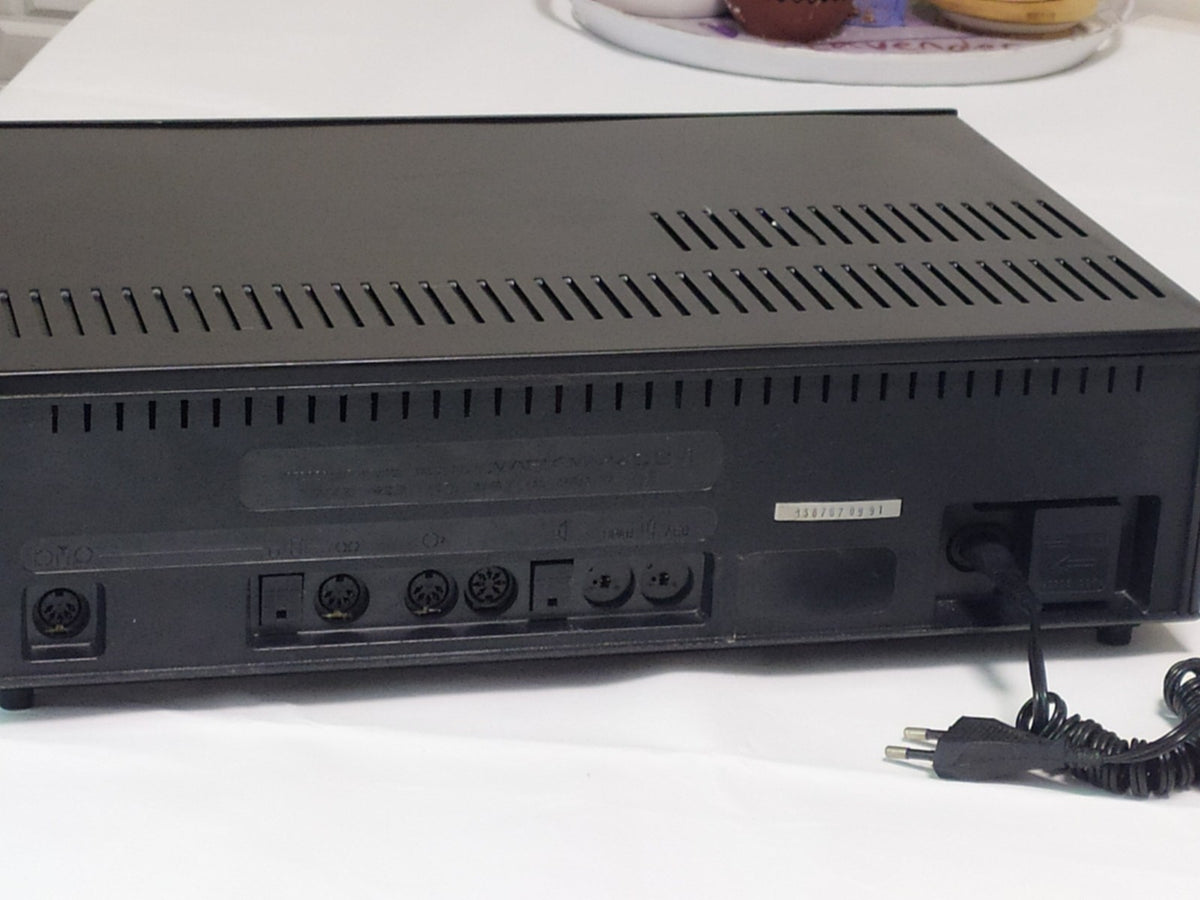 Front panel of the Mayak M-240C-1 with knobs and level meters – detail 14