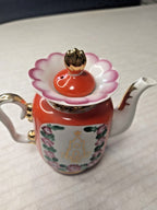 Soviet porcelain teapot back side with gold Spasskaya Tower and MOSCOW 80 text – detail 5
