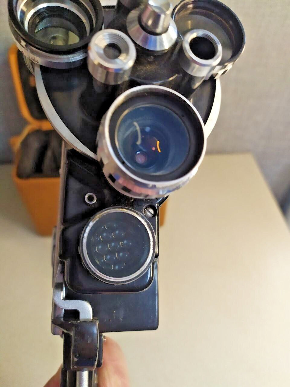 Vintage 8mm movie camera with original leather hard case – detail 6