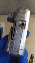 Y2K point-and-shoot camera LCD screen working – detail 12