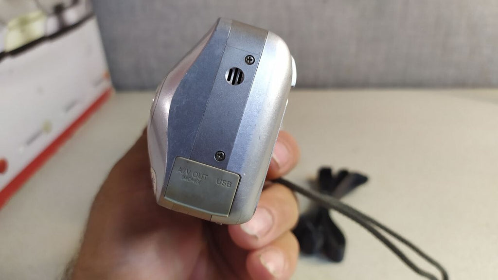 Hama Thumb hardcase included with the Olympus Camedia – detail 7