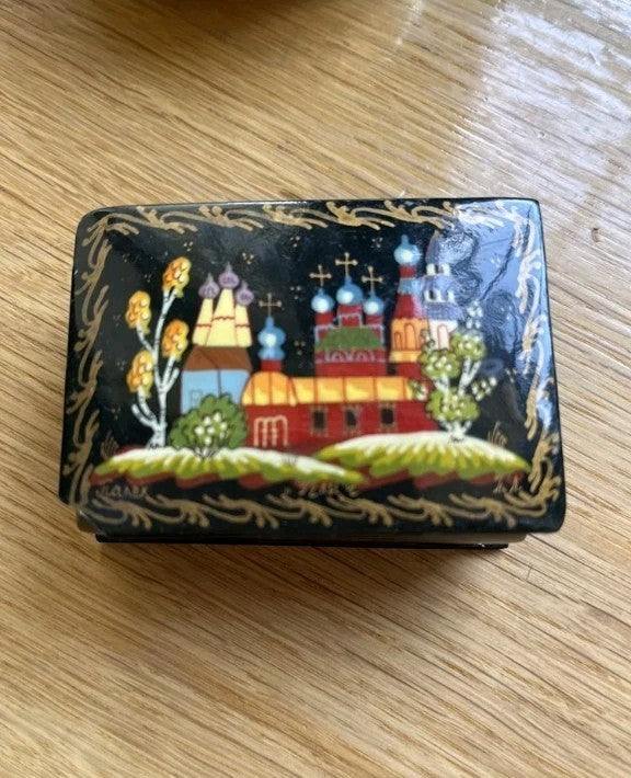 Small vintage Russian folk art jewelry box with chip on lid corner