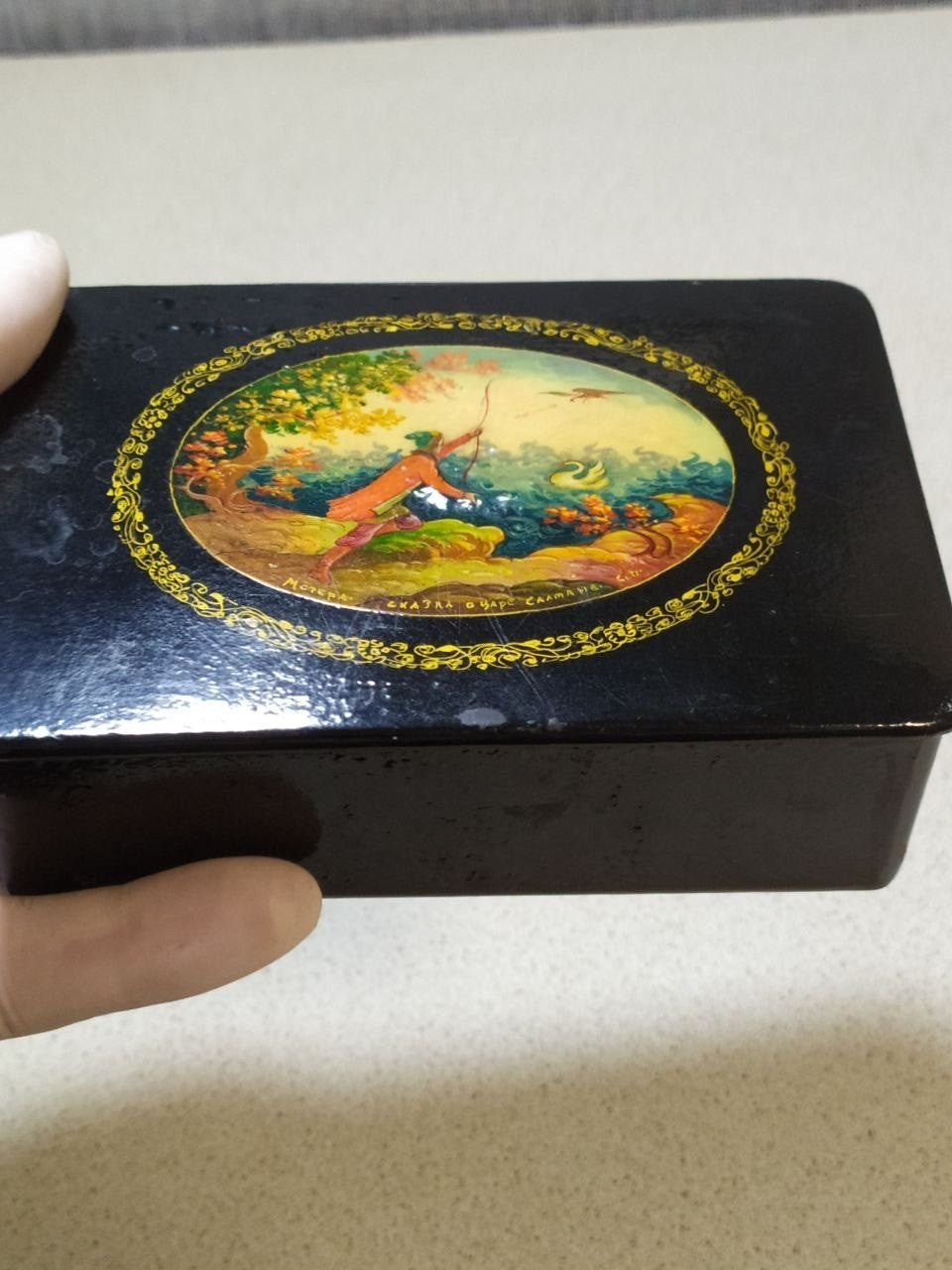 Russian hand-painted wooden box with Tale of Tsar Saltan scene – detail 8