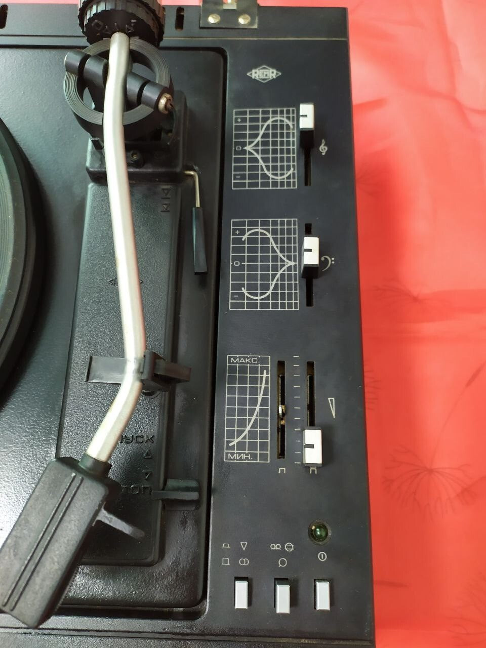 USSR electrophone with built-in amplifier and DIN speaker connectors – detail 6