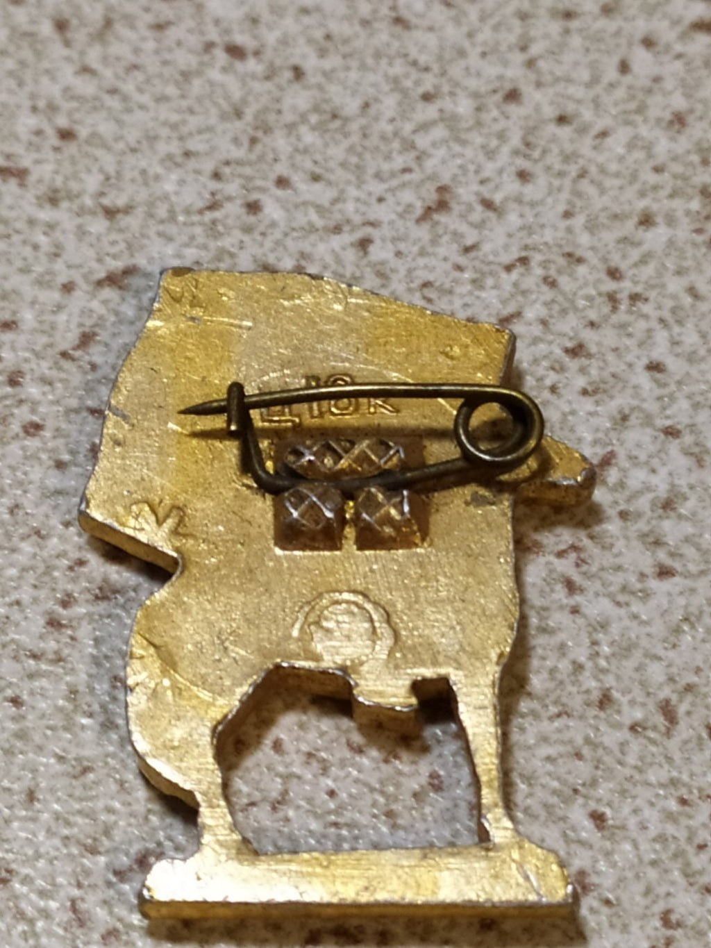 Soviet cavalry horseman bugler badge with red flag – detail 5