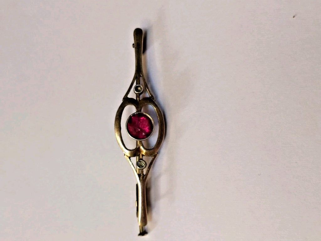 Vintage women's jewelry brooch with ruby in silver setting – detail 7