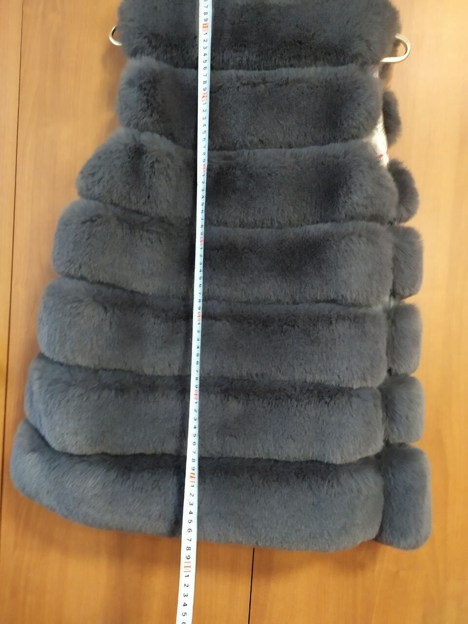Elegant Faux Fur Vest - Stylish Tiered Design - Graphite Grey