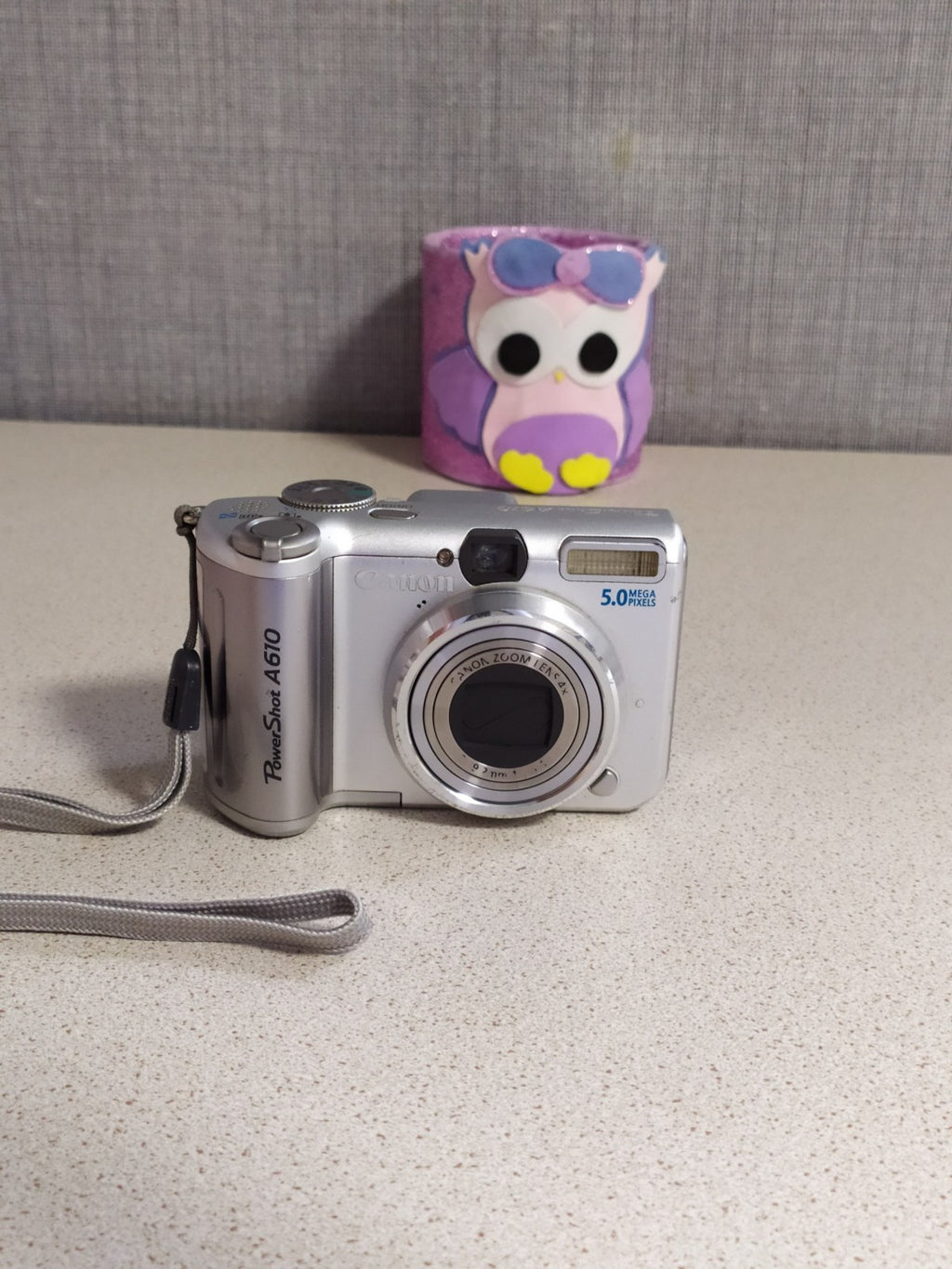 Canon PowerShot A610 5.0MP Digital Camera - WORKING, BUT LENS BARRIER STICKS