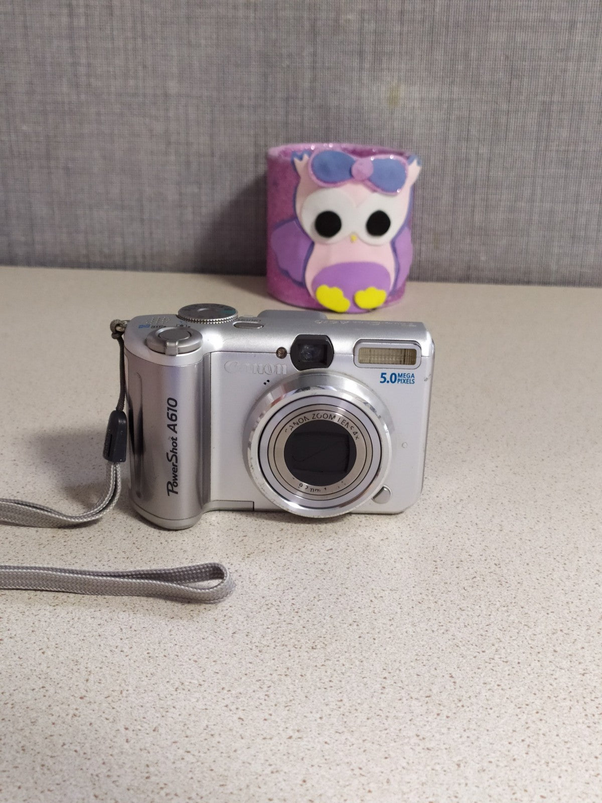 Canon PowerShot A610 5.0MP Digital Camera - WORKING, BUT LENS BARRIER STICKS