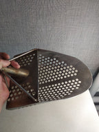Used beach detecting scoop with weld discoloration – detail 13