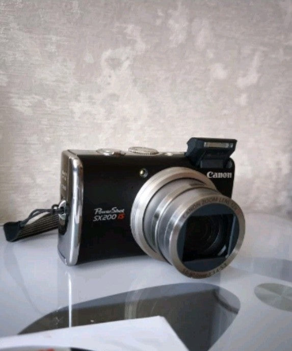 TESTED digital camera CANON PowerShot SX200 IS 12.1 MP, black, (full set). Japan